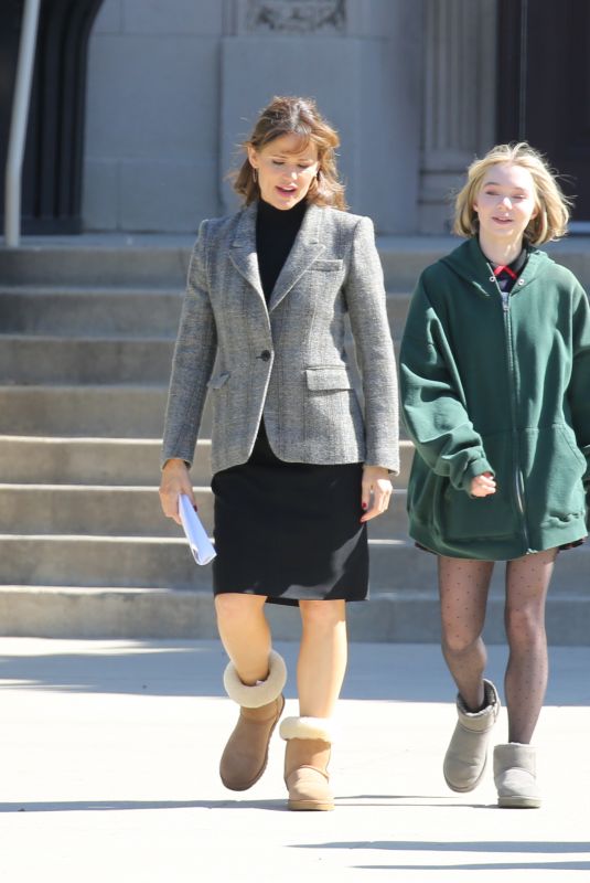 JENNIFER GARNER and EMMA MEYERS on the Set of Family Leave in Los Angeles 02/15/2023