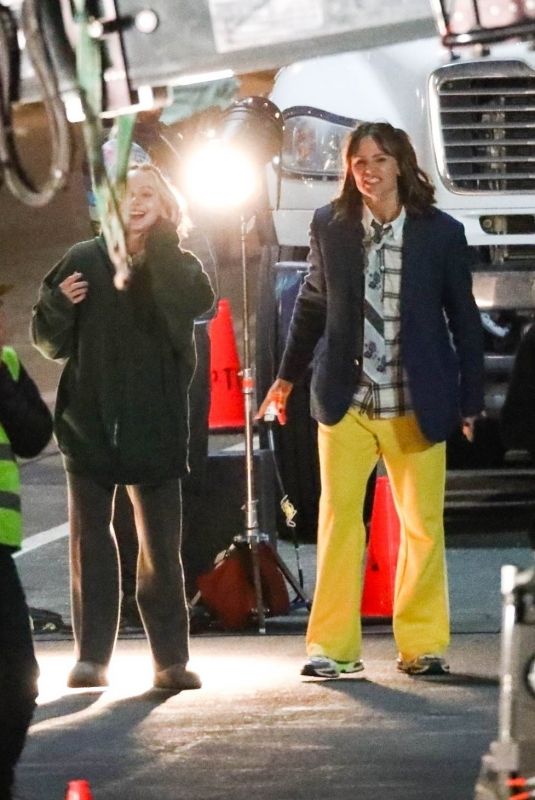 JENNIFER GARNER on the Set of Family Leave in Los Angeles 02/17/2023