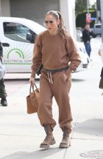 JENNIFER LOPEZ Arrives at Dance Studio in Los Angeles 02/16/2023