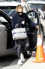 JENNIFER LOPEZ Heading to a Dance Studio in Los Angeles 02/02/2023