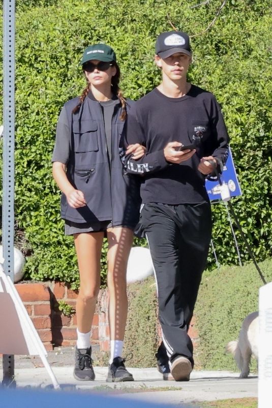KAIA GERBER and Austin Butler Out wuth Her Dog in Los Feliz 02/11/2023