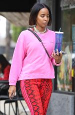 KELLY ROWLAND Out on Valentine