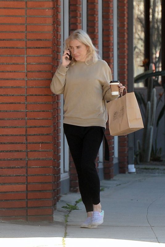 KESHA Out Shopping in Los Angeles 02/02/2023