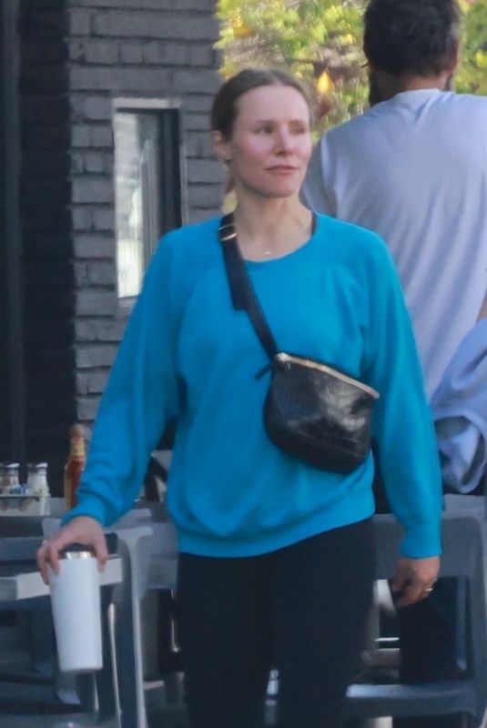 KRISTEN BELL Heading to Morning Workout in Los Feliz 02/21/2023