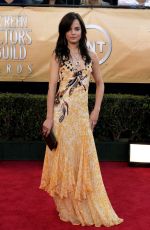 MENA SUVARI at 11th Annual Screen Actors Guild Awards 02/05/2005