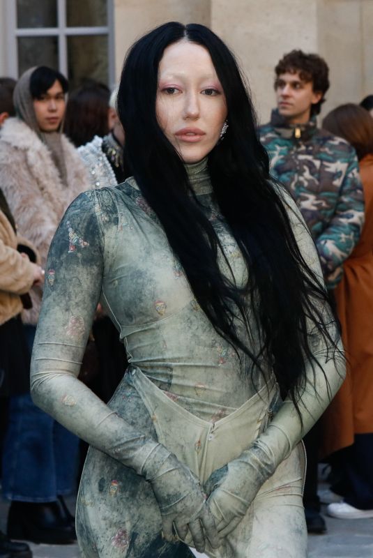 NOAH CYRUS Arrives at Weinsanto Fashion Show in Paris 02/27/2023