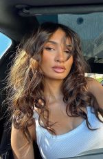PIA MIA PEREZ - Instagram Photos 02/01/2023