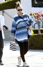 Pregnant KALEY CUOCO Out for Lunch with Her Sister BRIANNA CUOCO and Her Boyfriend Brian Logan Dales in Calabasas 02/20/2023