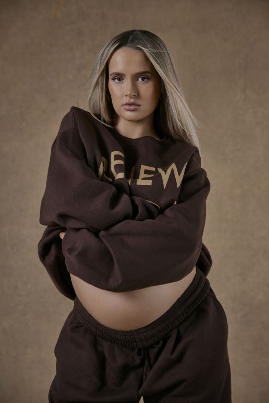 Pregnant MOLLY MAE HAGUE for Renew featuring Molly-Mae, January 2023
