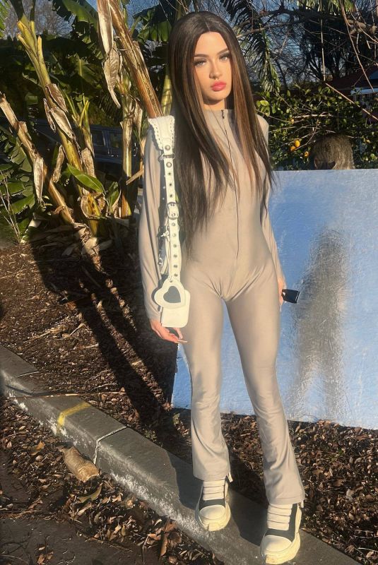 PRYMRR LOBASSO - Instagram Photos 02/01/2023