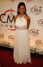 SARA EVANS at 39th Annual CMA Awards 11/15/2005