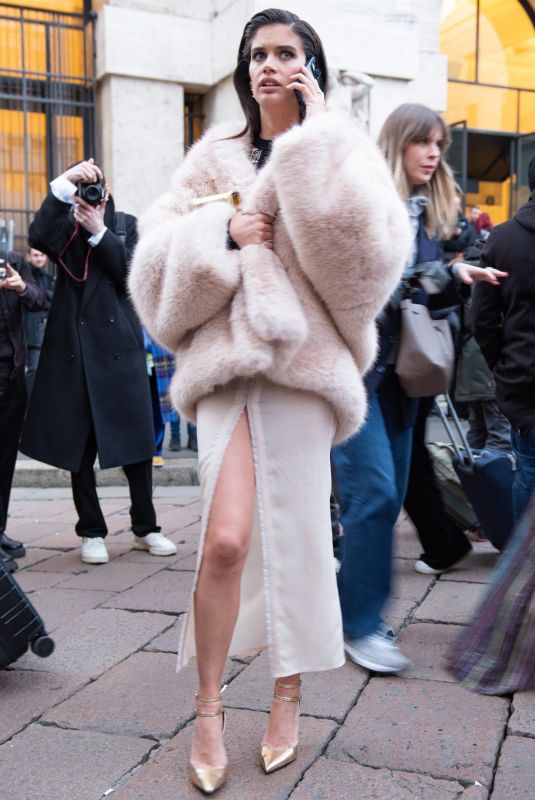 SARA SAMPAIO Arrives at 2023 Missoni Fall Show at Milan Fashion Week 02/25/2023