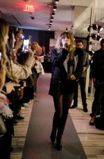 SUKI WATERHOUSE at Veronica Beard Fall 2023 Ready to Wear Fashion Show in New York 02/14/2023