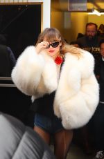 SUKI WATERHOUSE Leaves Empire State Building in New York 02/27/2023
