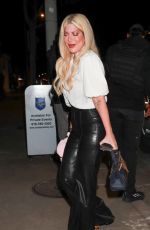 TORI SPELLING Out for Dinner at Craig