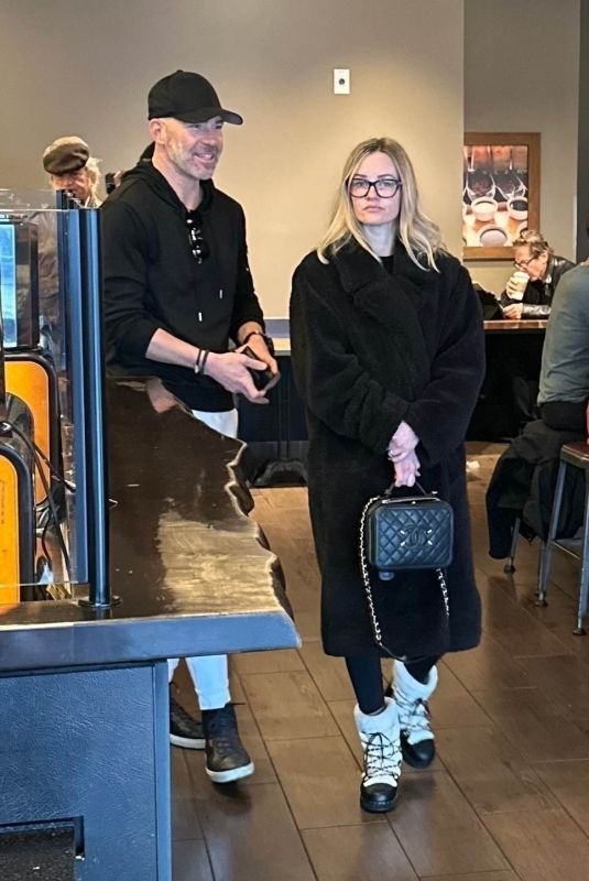 AMBYR CHIKDERS with Her New Boyfriend at Starbucks at Beverly Green Mall in Beverly Hills 03/10/2023
