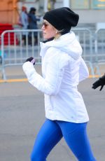 AMY ROBACH Running New York Marathon 03/19/2023