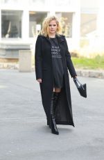 AVRIL LAVIGNE Arrives at Courreges Show at Paris Fashion Week 03/01/2023
