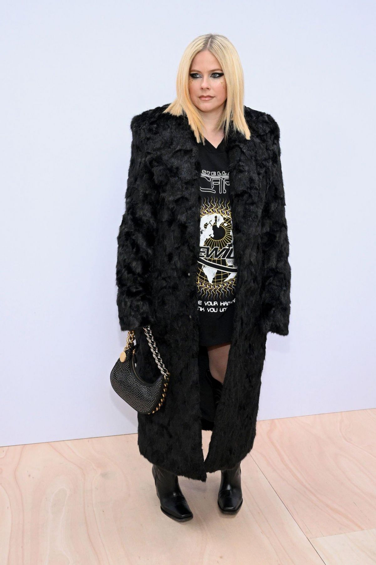 AVRIL LAVIGNE at Stella McCartney Womenswear Fall/Winter 2023-2024 Show ...