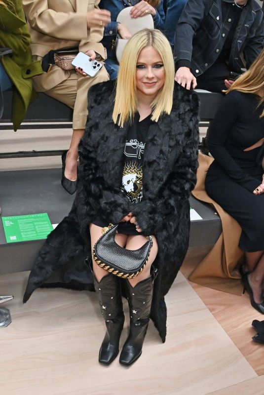 AVRIL LAVIGNE at Stella McCartney Womenswear Fall/Winter 2023-2024 Show at Paris Fashion Week 03/06/2023
