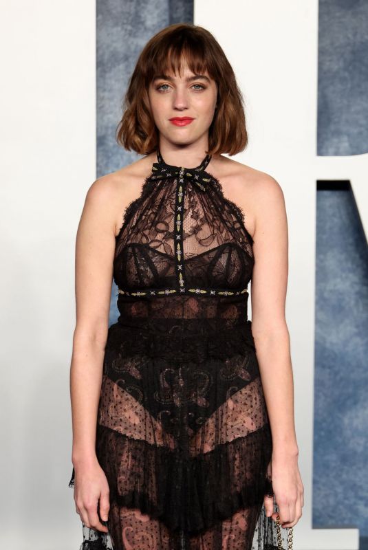 BEATRICE GRANNO at Vanity Fair Oscar Party in Beverly Hills 03/12/2023