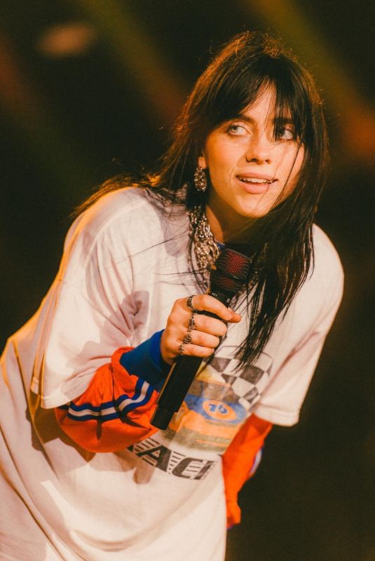 BILLIE EILISH Performs at Pollapalooza Chile 2023 in Los Cerrillos 03/17/2023