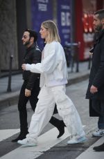 CHIARA FERRAGNI Out Shopping in Milan 03/09/2023