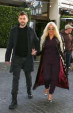 CHRISTINA AGUILERA Leaves Cecconi