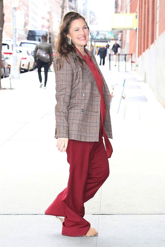 DREW BARRYMORE Arrives at Her Show in New York 03/02/2023