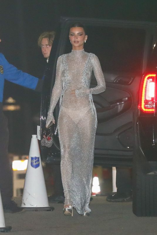 EMILY RATAJKOWSKI Arrives at Vanity Fair Oscar Party in Beverly Hills 03/12/2023
