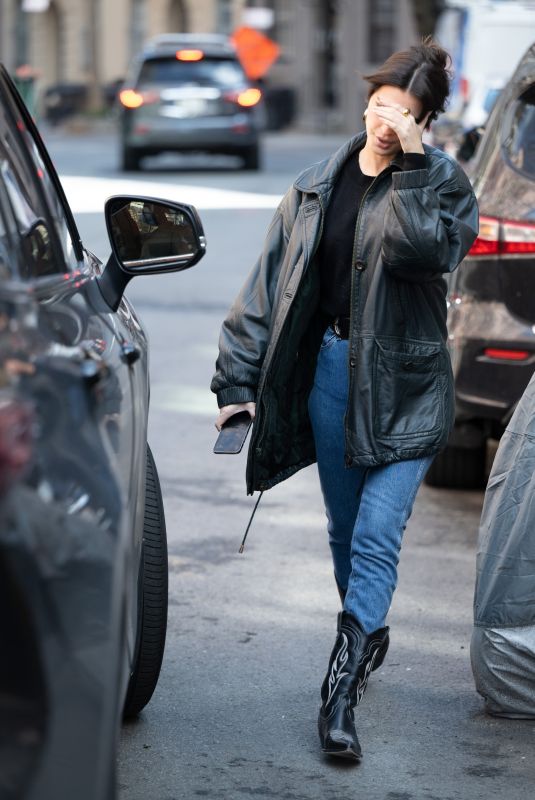 EMILY RATAJKOWSKI Out and About in New York 03/15/2023