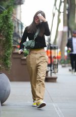 EMILY RATAJKOWSKI Returns to Her Home in New York 03/17/2023