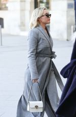 FLORENCE PUGH Out at Paris Fashion Week 03/03/2023