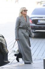 FLORENCE PUGH Out at Paris Fashion Week 03/03/2023