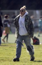 GWEN STEFANI Arrives at Her Son