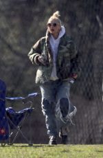 GWEN STEFANI Arrives at Her Son
