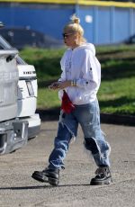 GWEN STEFANI Arrives at Her Son