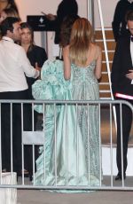 HEIDI KLUM Leaves Vanity Fair Oscar Party in Beverly Hills 03/12/2023