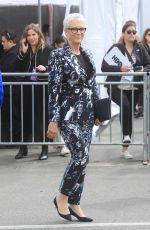 JAMIE LEE CURTIS Arrives at 2023 Film Independent Spirit Awards in Santa Monica 03/04/2023
