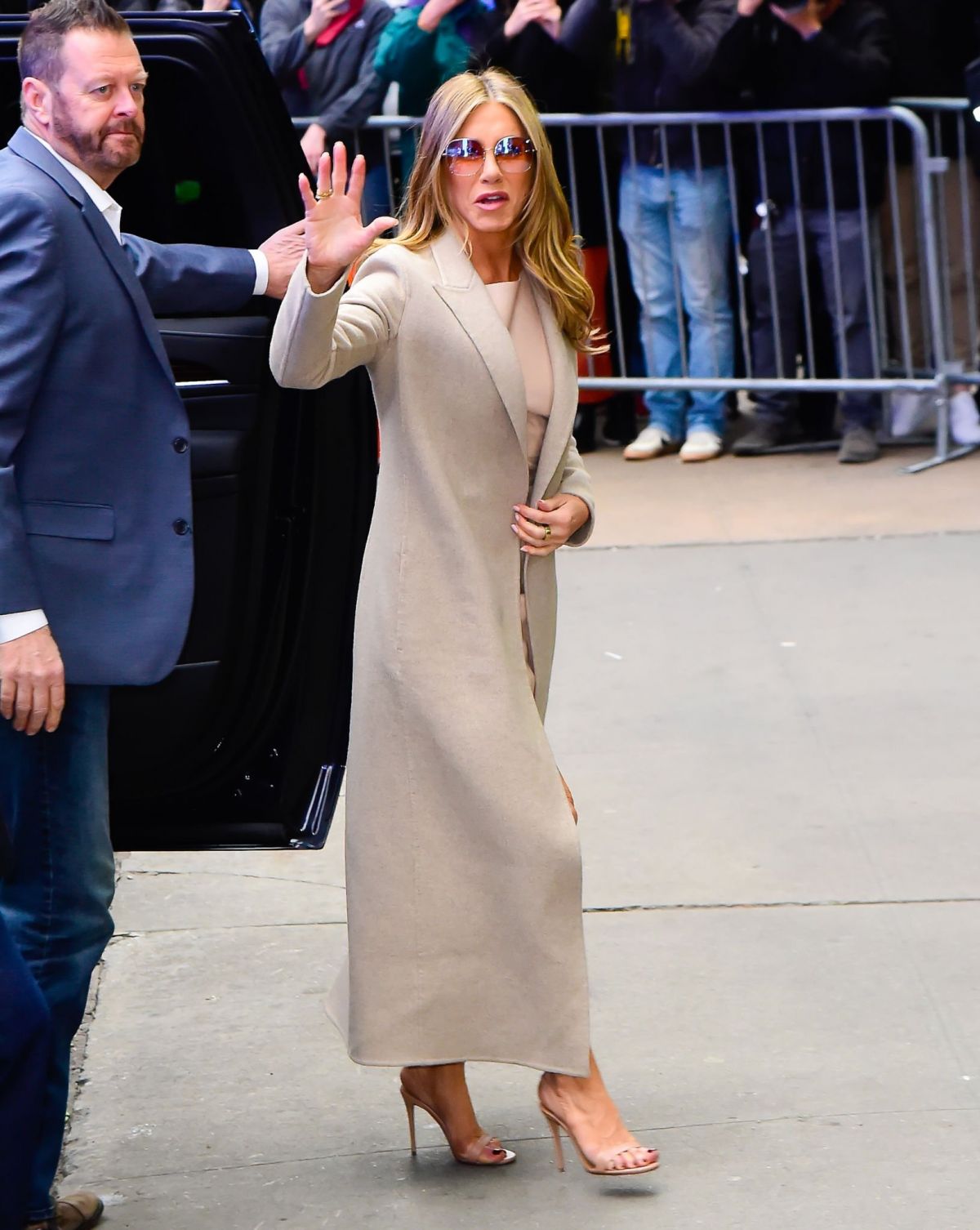 JENNIFER ANISTON Out in New York 03/22/2023 – HawtCelebs