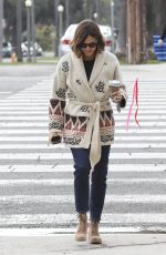 JENNIFER GARNER Back to Her Var After Attending a Parent-Teacher Conference 03/08/2023