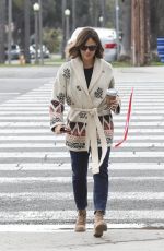 JENNIFER GARNER Back to Her Var After Attending a Parent-Teacher Conference 03/08/2023