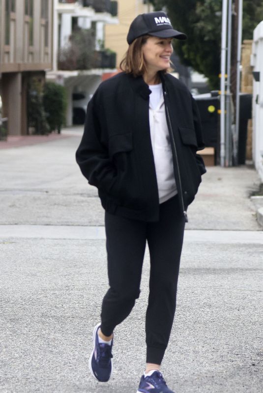 JENNIFER GARNER Out and About in Brentwood 03/13/2023