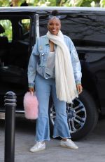 JENNIFER HUDSON Arrives at Lakers Game in Los Angeles 03/26/2023