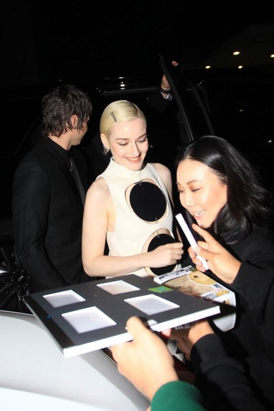 JULIA GARNER Arrives at Vanity Fair Pre-Oscar Party in Los Angeles 03/08/2023