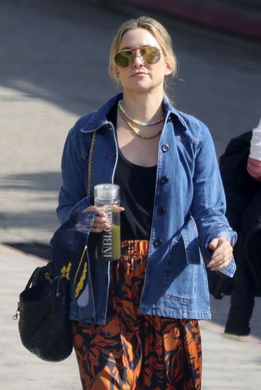 KATE HUDSON Out and About in Los Angeles 03/28/2023
