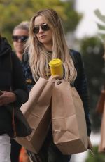KATE HUDSON Shopping for Groceries and Coffee at La La Land Cafe in Brentwood 03/16/2023