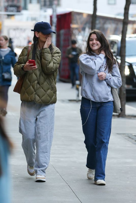 KATIE HOLMES and SURI CRUISE Out in New York 03/29/2023