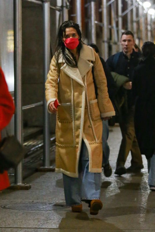 KATIE HOLMES Out and About in New York 03/02/2023