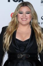 KELLY CLARKSON at 2023 Iheartradio Music Awards at Dolby Theatre in Los Angeles 03/27/2023